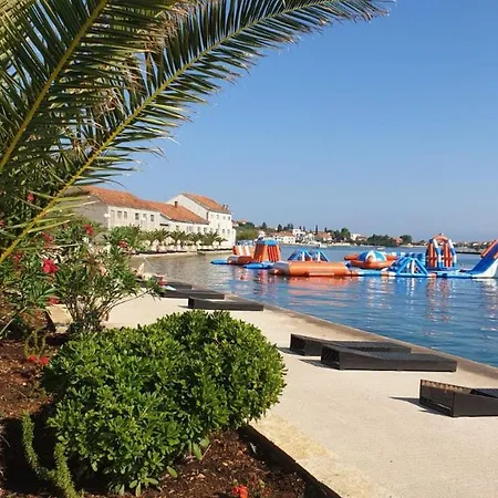 Beautiful Villa Klara Preko Vila