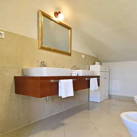 Beautiful Villa Klara Preko Vila