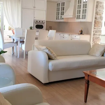Beautiful Villa Klara Preko Willa